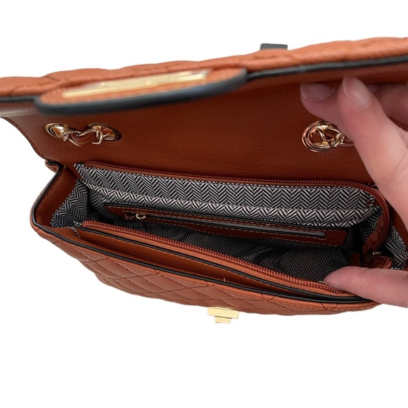 NWT caramel brown vegan leather quilted flap bag with gold chain strap - Picture 4 of 9